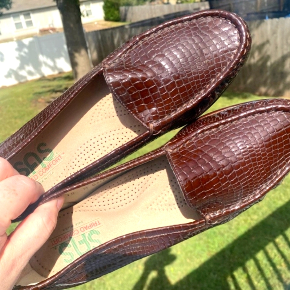 SAS Espresso Colored Crocodile Pattern Loafers